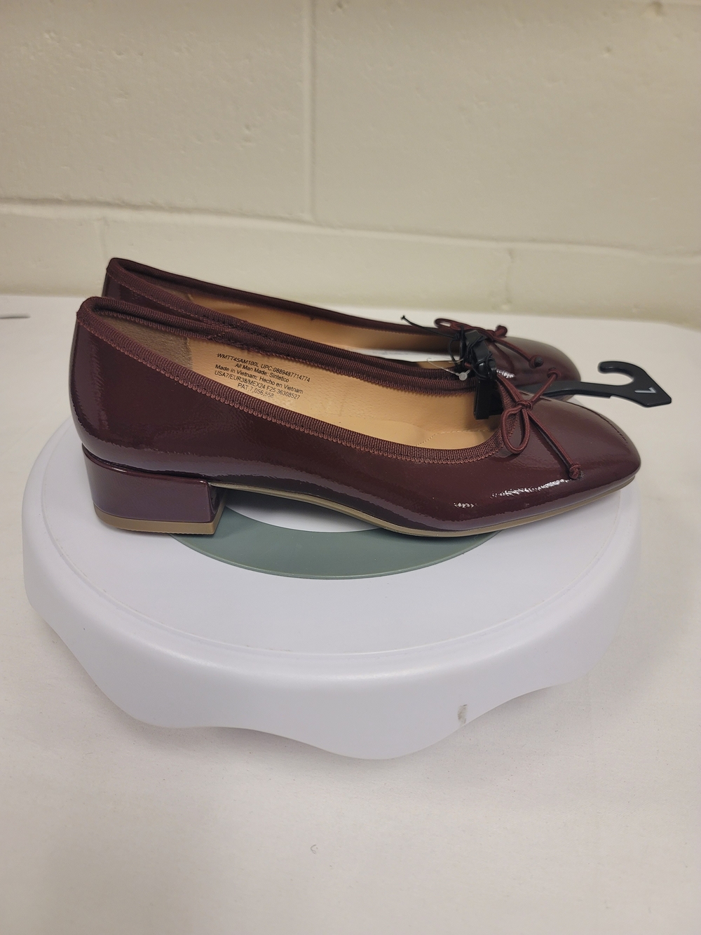 Time and Tru Women's Burgundy Patent Ballet Flats